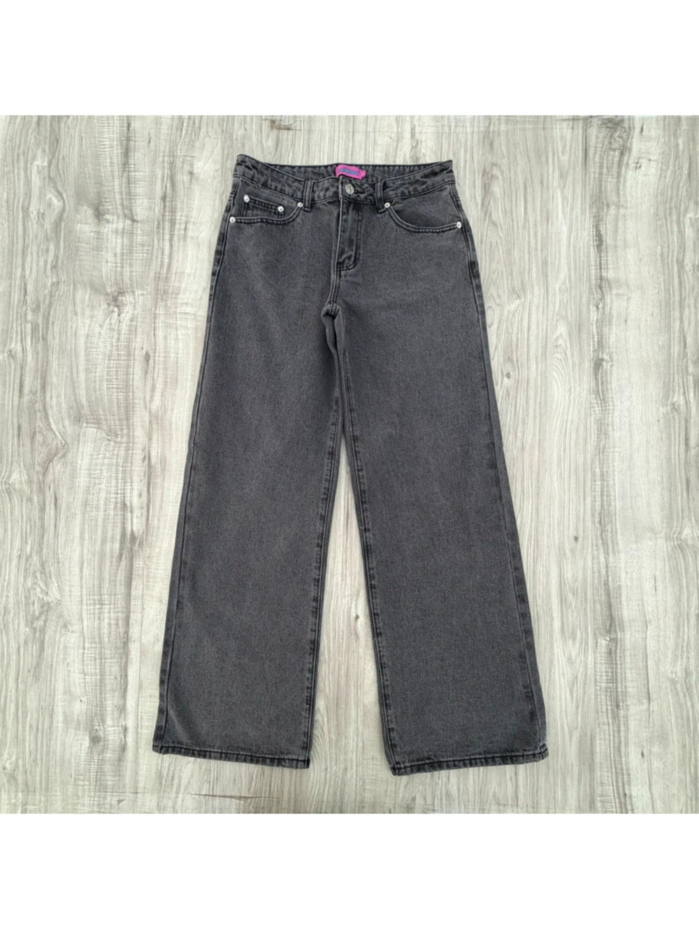 Edikted Petite Raelynn Washed Low Rise Jeans - Picture 3 of 9